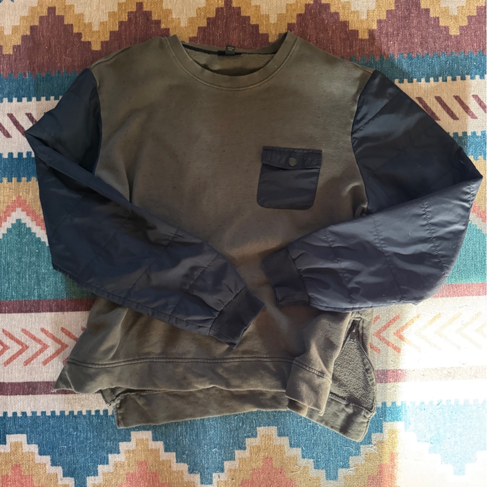 Men’s two tone Target sweatshirt XL Green and Black